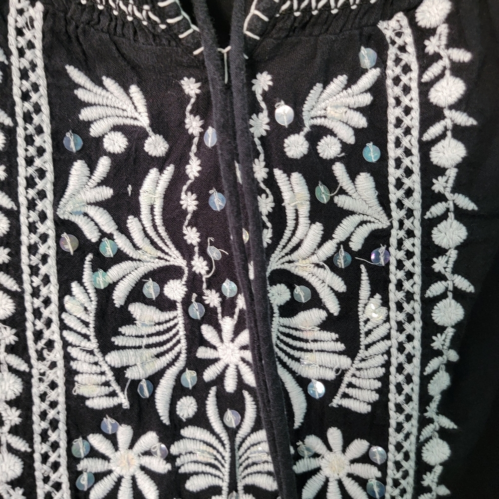 2 peasant blouses $12 for both - Picture 5 of 16